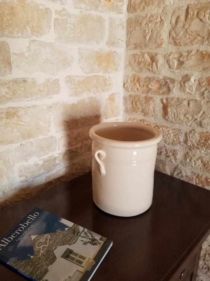 Antico Trullo Immerso Nella Campagna Αλμπερομπέλο Εξωτερικό φωτογραφία