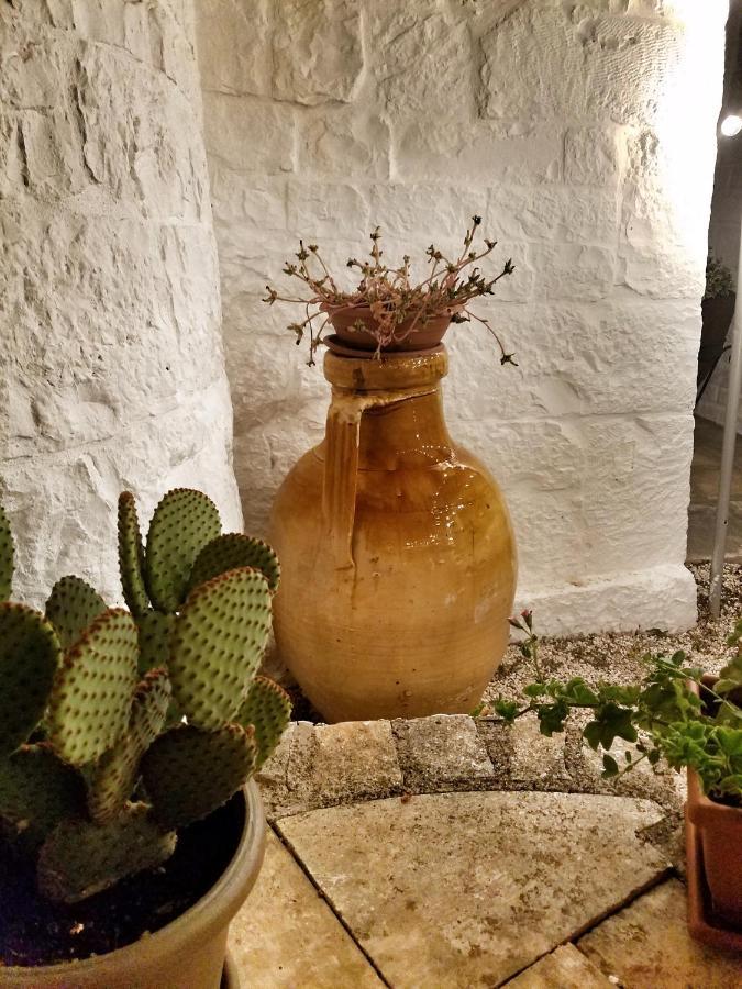 Antico Trullo Immerso Nella Campagna Αλμπερομπέλο Εξωτερικό φωτογραφία